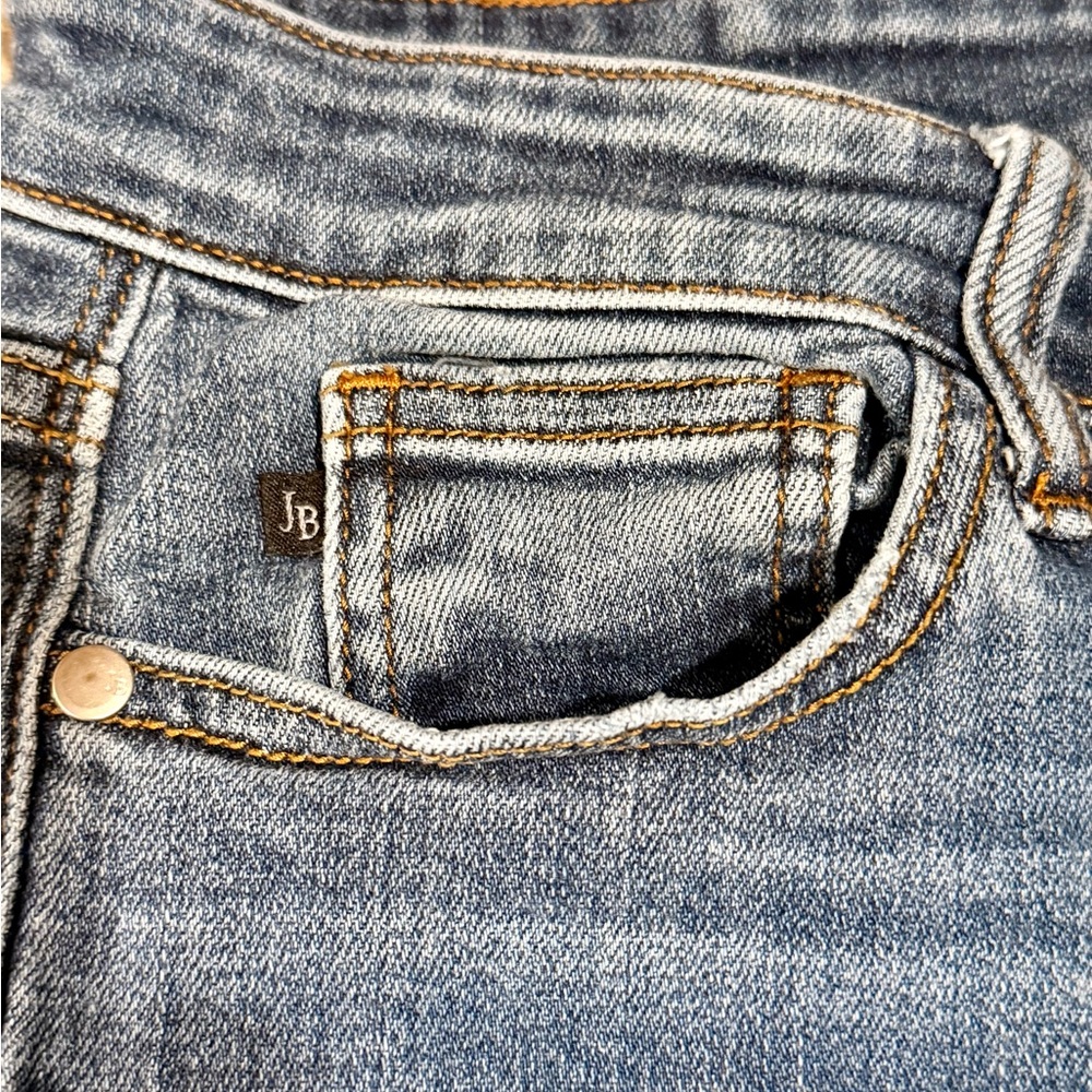 Judy Blue High-Rise Distressed Straight Leg Jeans - Size 13/31 - Picture 6 of 7